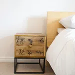 Modern And Charming 2 Bedroom Old Town Apartment