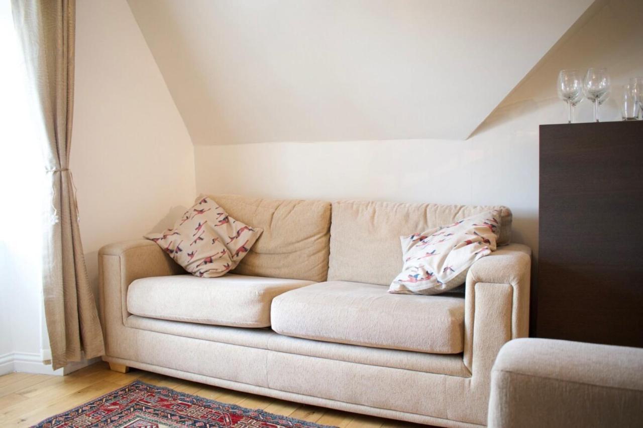 Modern And Charming 2 Bedroom Old Town Apartment EDI